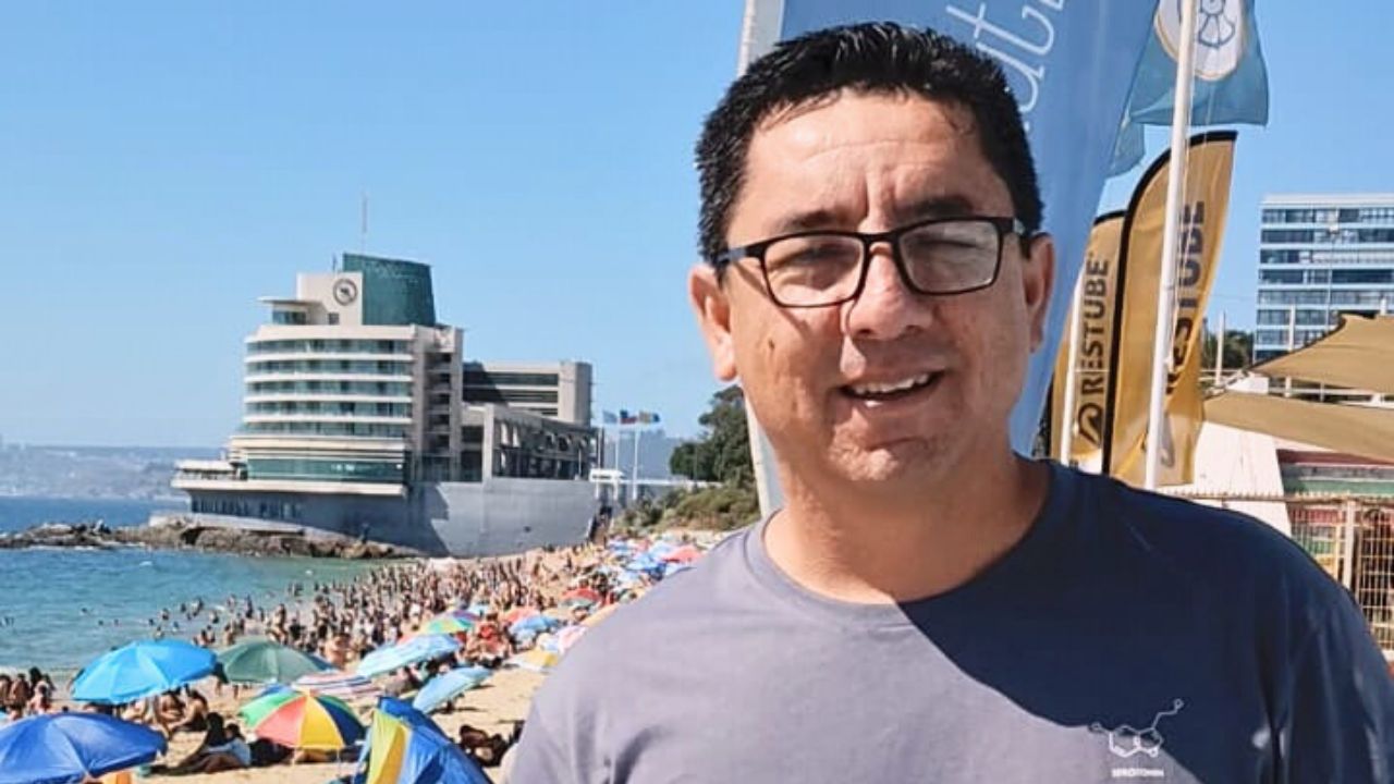 Mauricio Molina | El viaje de las olas mensajeras